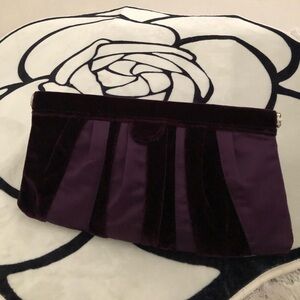 Purple velvet and taffeta clutch by Betmar New York